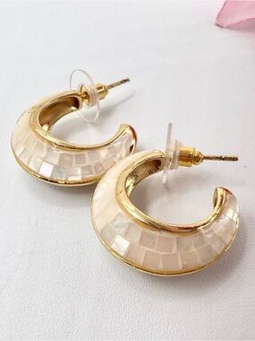 MOP Mother Of Pearl Mosaic Hoop Earrings Gold Tone Chic Luxe Sophisticated